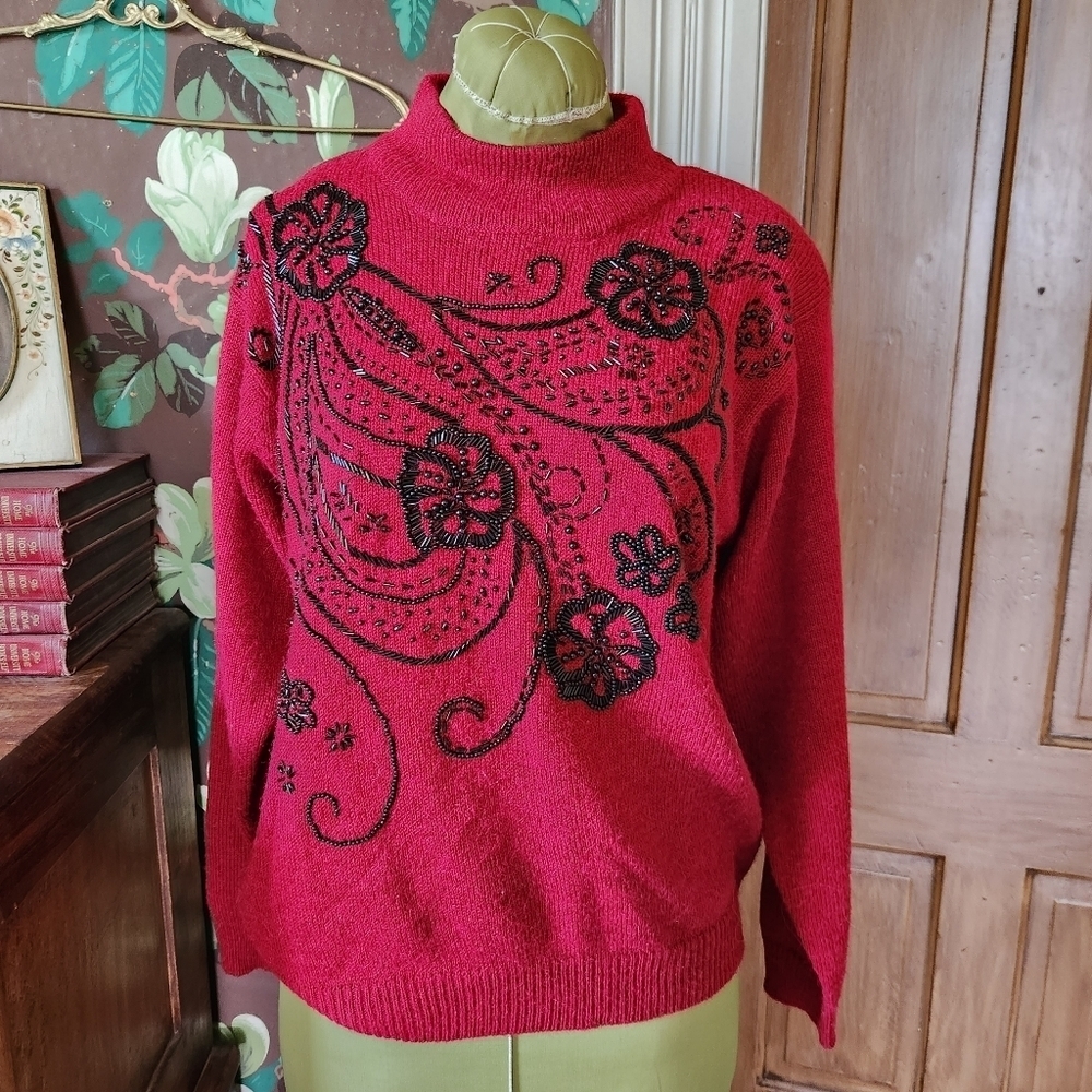 Alfred Dunner Vintage Beaded Floral Pullover Sweater – Medium